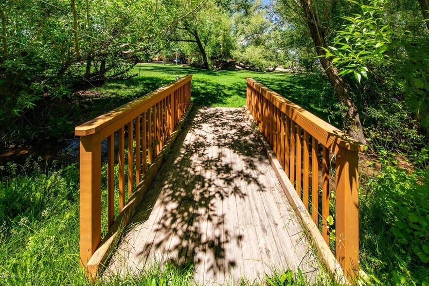 More Photos Of 4137 Highway 224, Park City Office For Sale