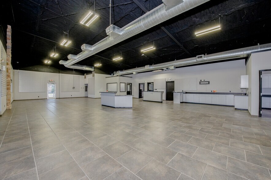 More Photos Of 185 State Highway 36 N, Caldwell Freestanding For Sale