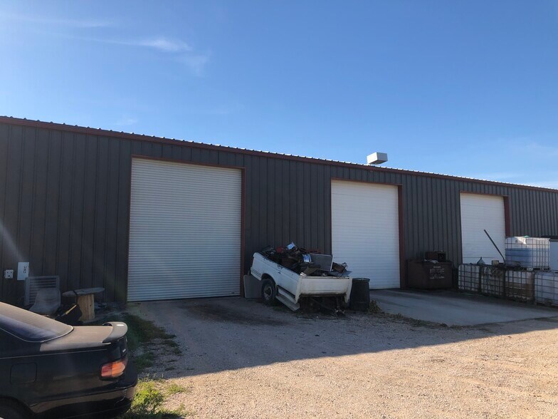 More Photos Of 3005 E Highway 190, Lampasas Auto Repair For Sale