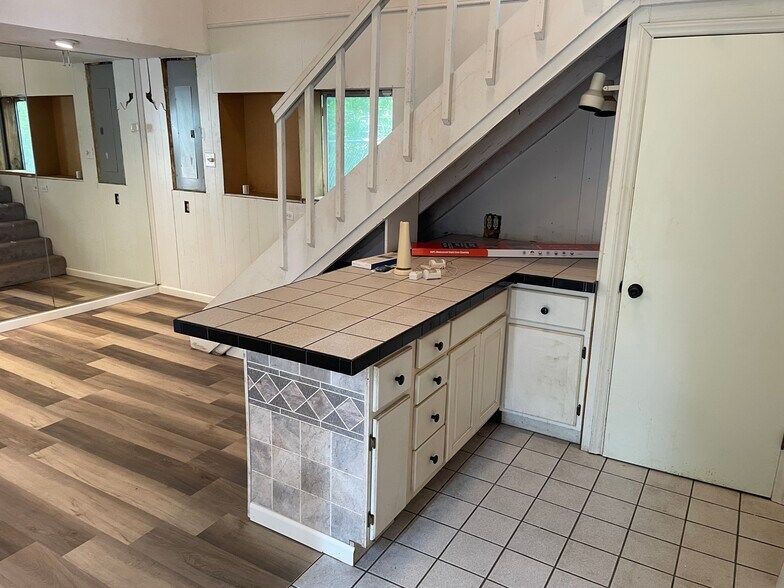More Photos Of 414 Highway 42, Osage Beach Flex For Lease