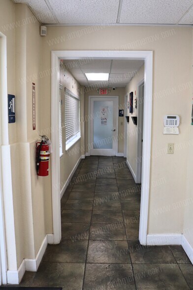 More Photos Of 8225 Normandy Blvd, Jacksonville Medical For Sale