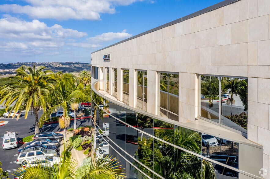 More Photos Of 2173 Salk Ave, Carlsbad Office For Lease