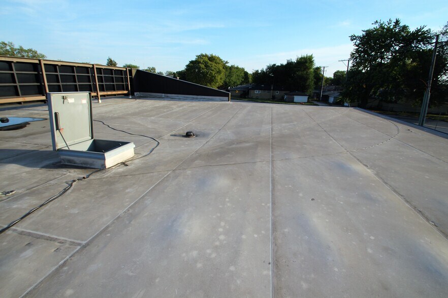 More Photos Of 14240 Dante Ave, Dolton Loft Creative Space For Lease