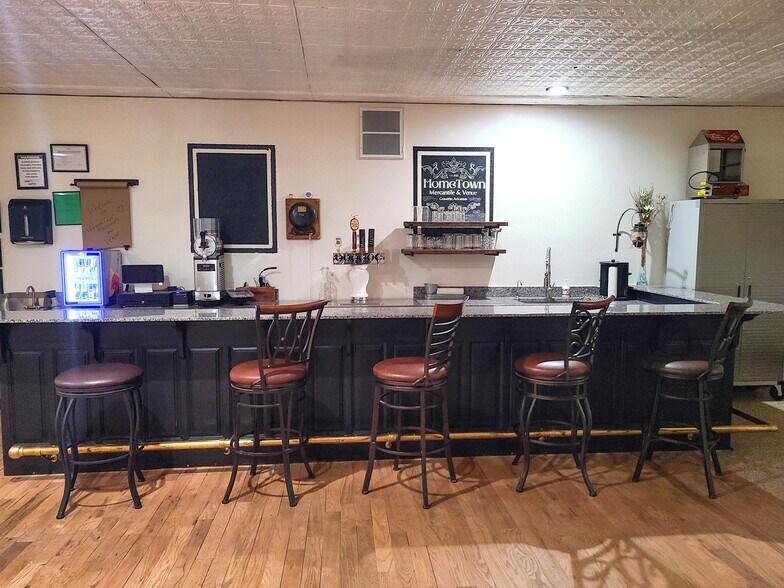 More Photos Of 109 Main St SE, Gravette Office For Lease