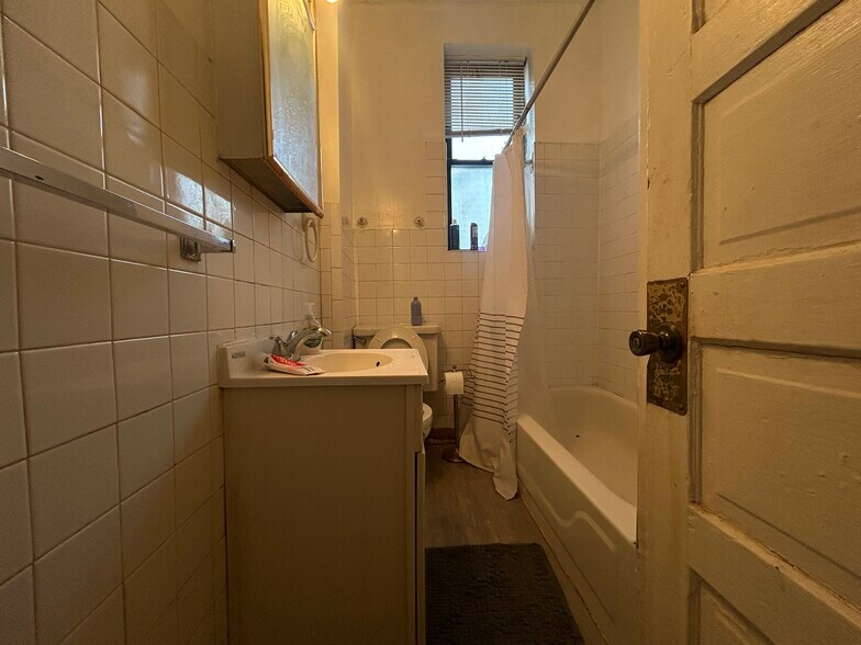 More Photos Of , Chicago Unknown For Sale