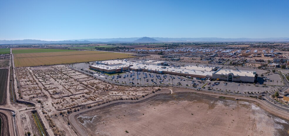 More Photos Of 1558-1560 Dogwood Rd, El Centro Land For Sale