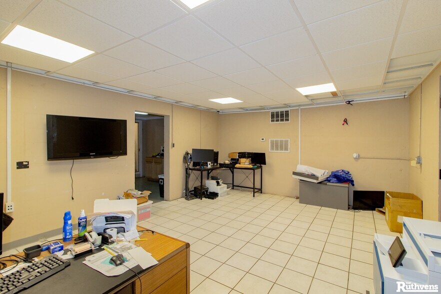 More Photos Of 1310 E Canal St, Mulberry Auto Repair For Sale