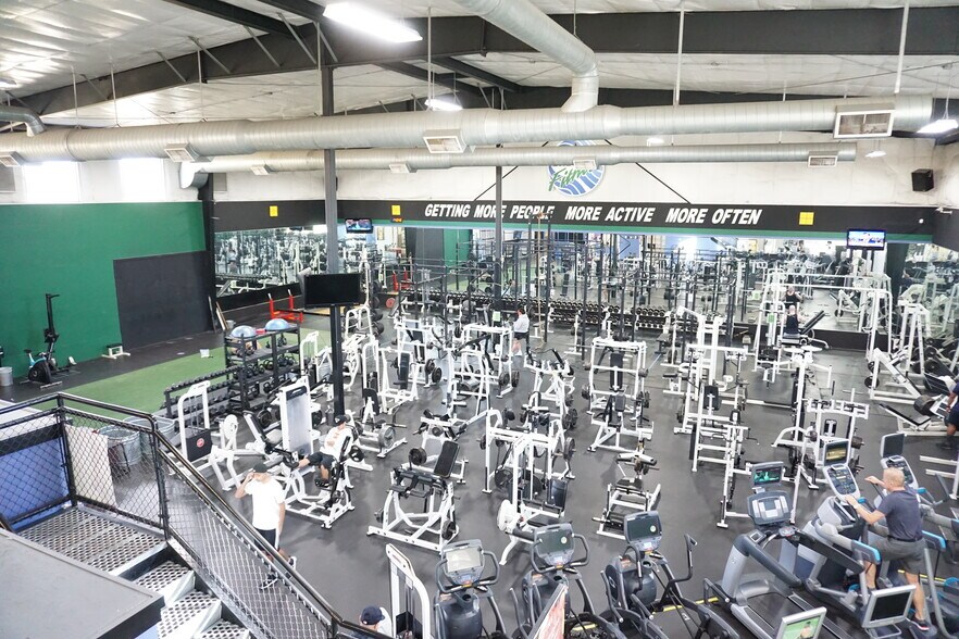 More Photos Of 2500 Business Ln, Yakima Freestanding For Sale