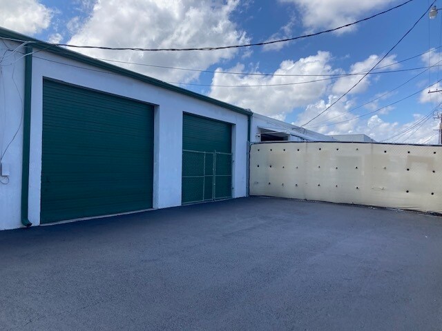 More Photos Of 4044 NE 5th Ter, Oakland Park Warehouse For Lease