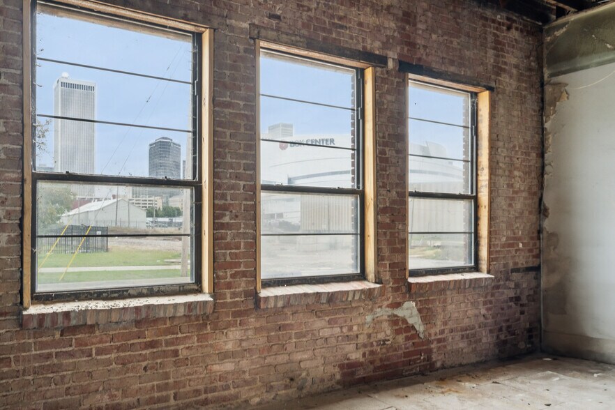 More Photos Of 10-28 N Guthrie Ave, Tulsa Manufacturing For Sale