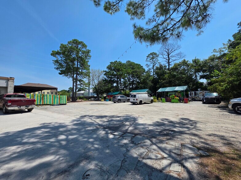 More Photos Of 163 Bluffton Rd, Bluffton Unknown For Lease