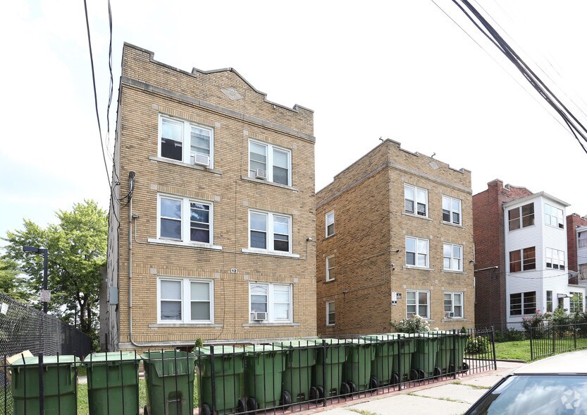 More Photos Of 12-16 Groton St, Hartford Apartments For Sale