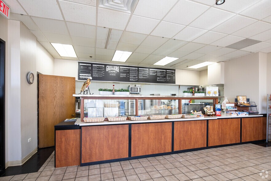 More Photos Of 3601 Algonquin Rd, Rolling Meadows Office For Lease