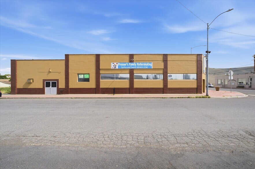 More Photos Of 602 7th St, Prosser Specialty For Sale