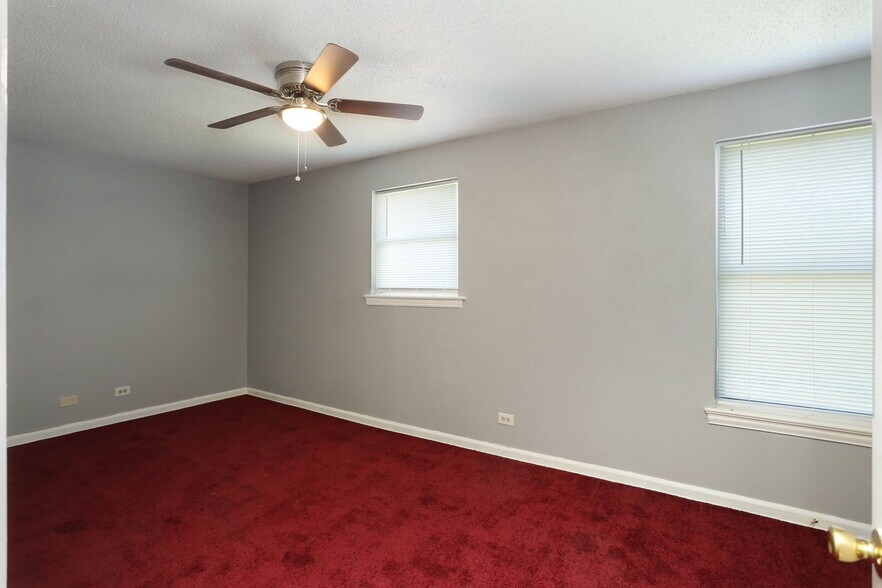 More Photos Of 309 Calgary Ave, San Antonio Apartments For Sale
