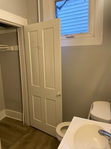 More Photos Of 1225 Vincennes St, New Albany Apartments For Sale