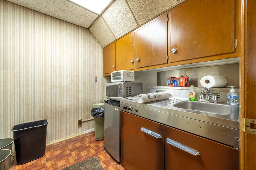 More Photos Of 4332 33rd St, Long Island City Industrial For Sale