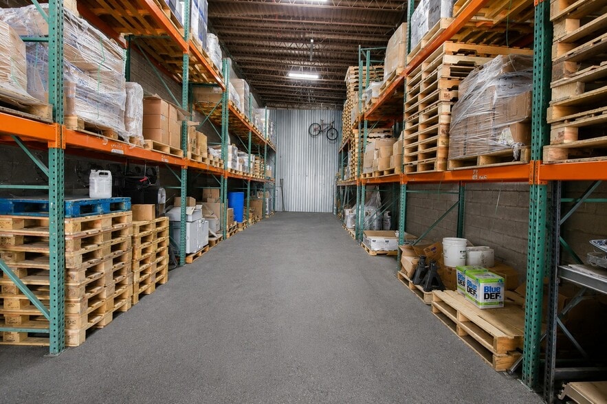 More Photos Of 585 Meserole St, Brooklyn Warehouse For Sale