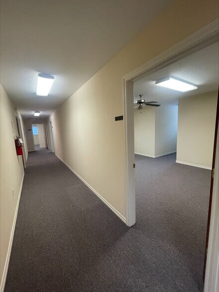 More Photos Of 17006 Seven Pines Dr, Spring Unknown For Lease