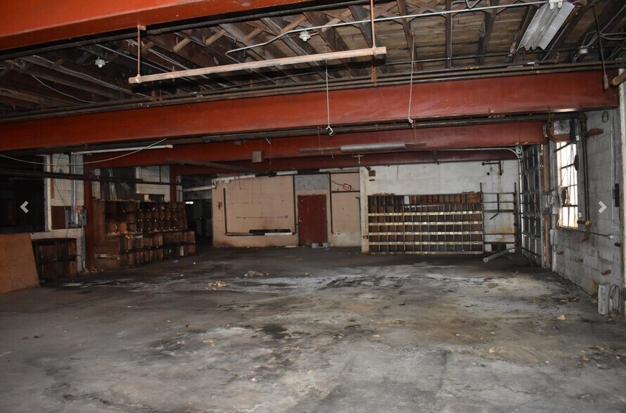 More Photos Of 5 Endicott Ave, Johnson City Distribution For Lease