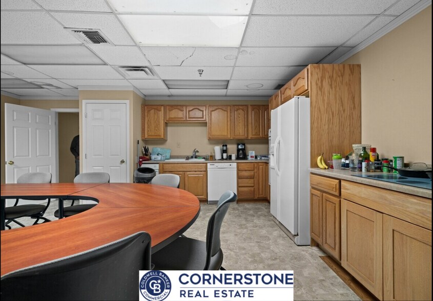 More Photos Of 4075 Cy Ave, Casper General Retail For Sale