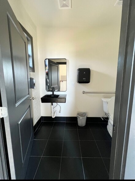 More Photos Of 902 S Broadway St, La Porte Office For Sale