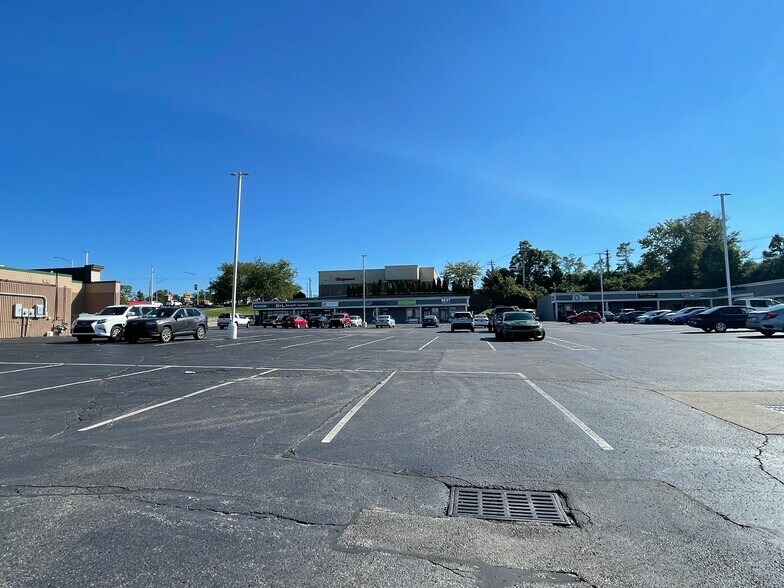 More Photos Of 8125-8187 Mall Rd, Florence Unknown For Lease