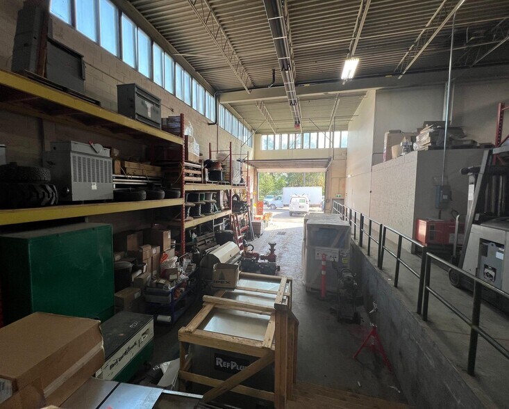 More Photos Of 71 Loftus St, Moncton Warehouse For Lease