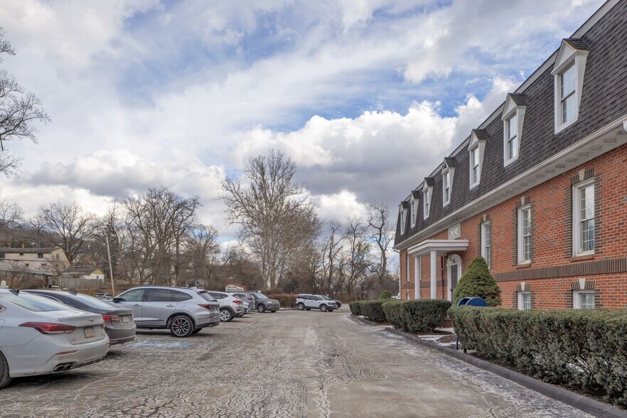 More Photos Of 1108 Ohio River Blvd, Sewickley Office For Sale