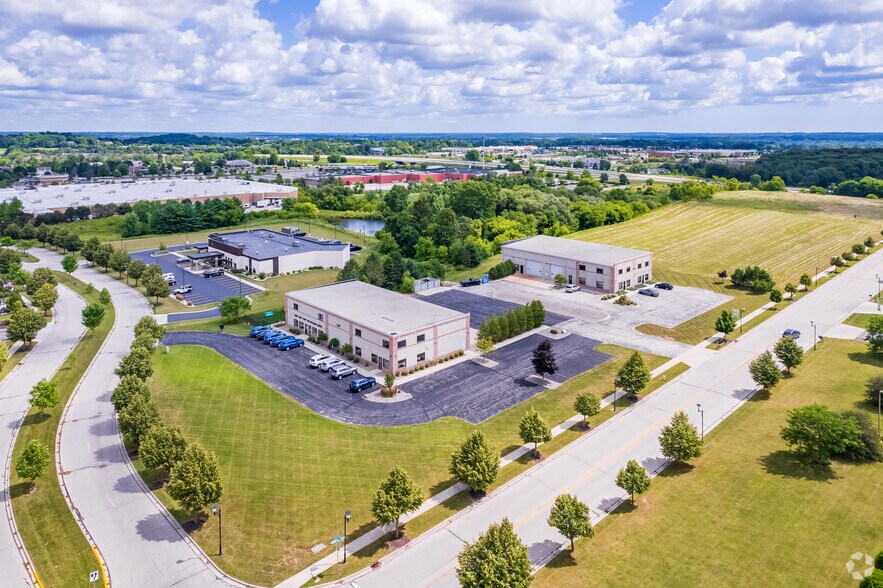 Primary Photo Of 1530 Corporate Center Dr, West Bend Flex For Lease