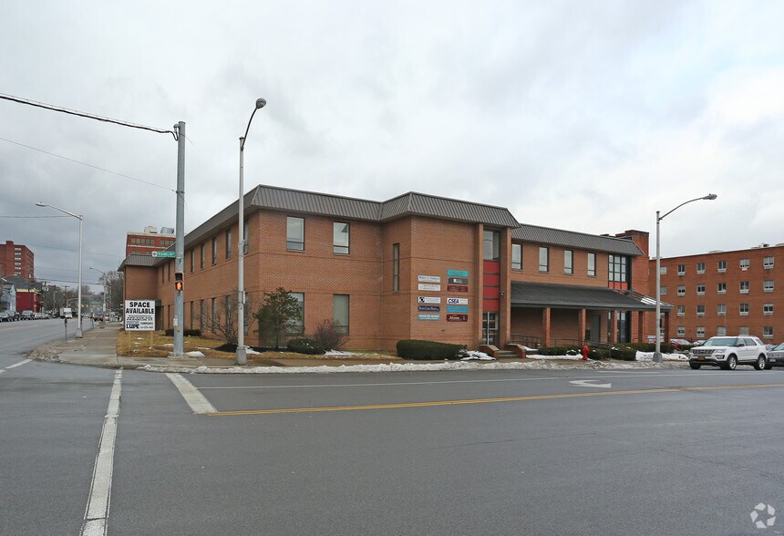 More Photos Of 670 Franklin St, Schenectady Office For Lease
