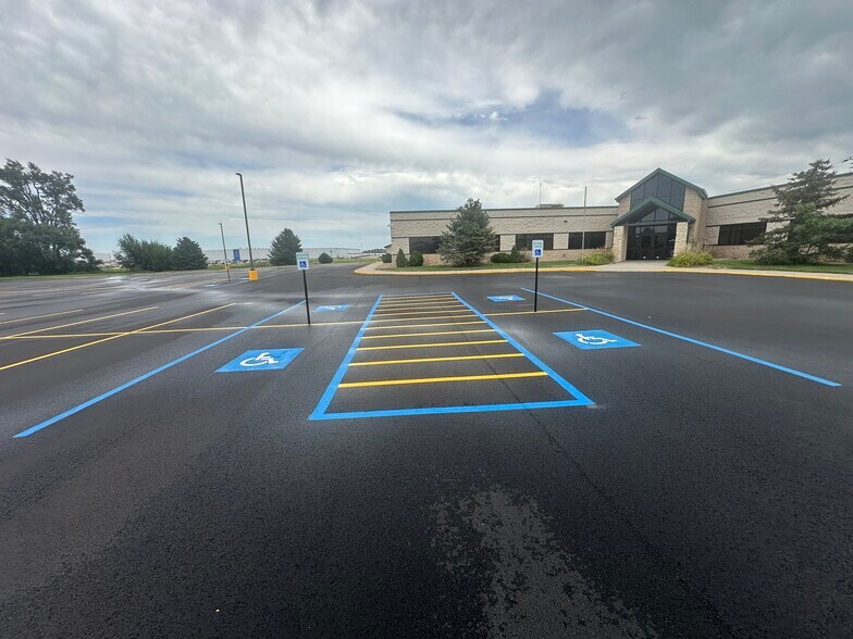 More Photos Of 4725 Twin Rivers Rd, North Platte Office For Lease