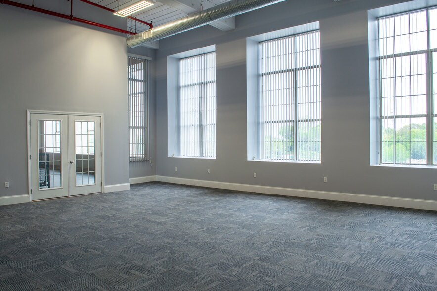 More Photos Of 21 Father Devalles Blvd, Fall River Office For Lease