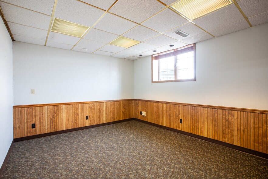 More Photos Of 1411 W Dakota Pkwy, Williston Office For Lease