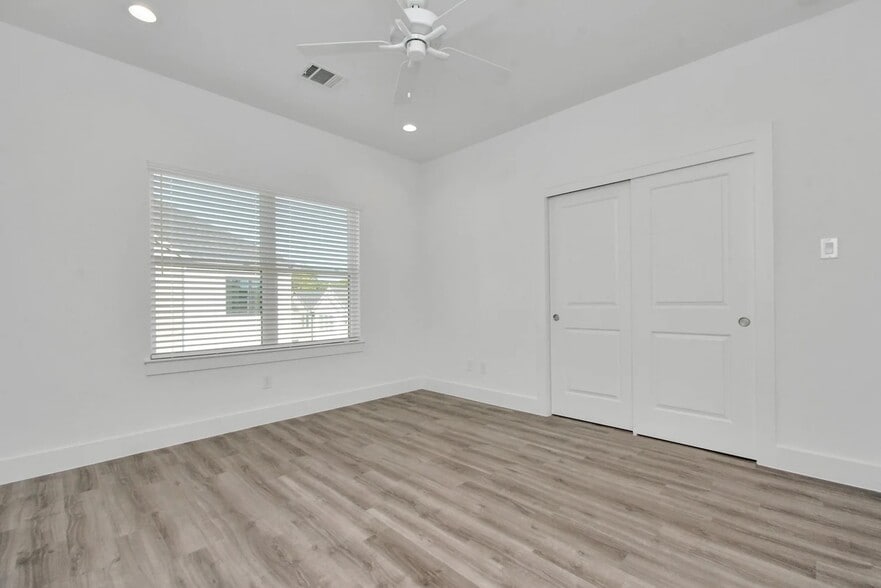 More Photos Of 3250 Sauce Pan Way, Katy Apartments For Sale