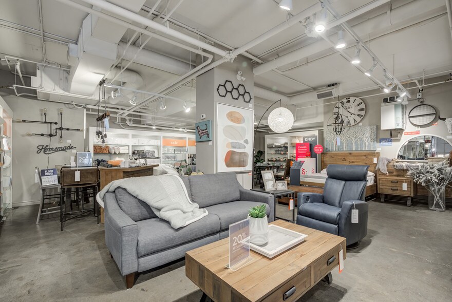 More Photos Of 275 King St E, Toronto Apartments For Lease