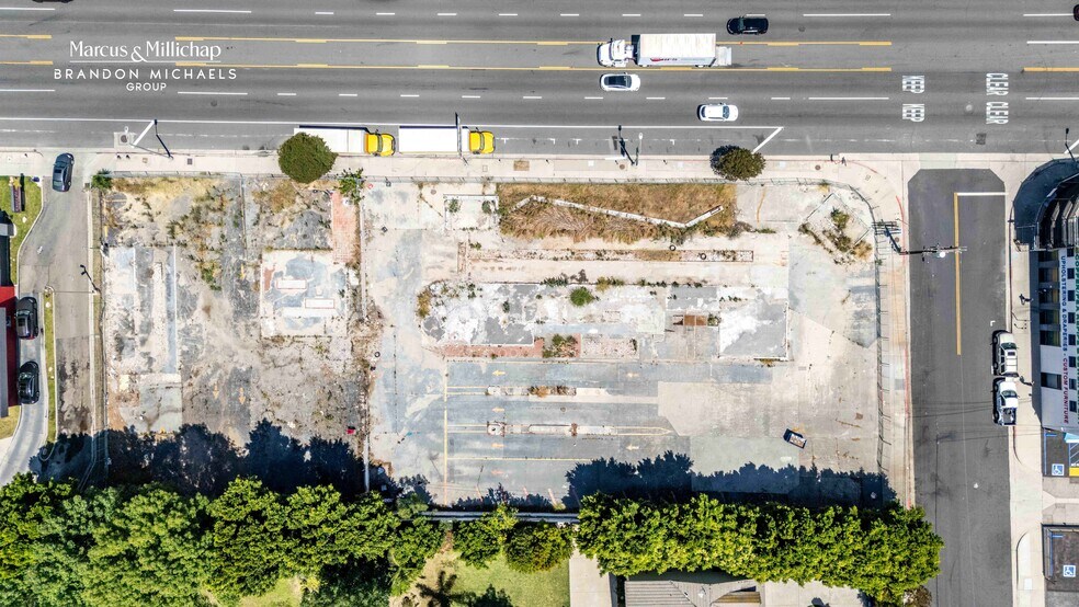 More Photos Of 19348 Ventura Blvd, Tarzana Land For Sale