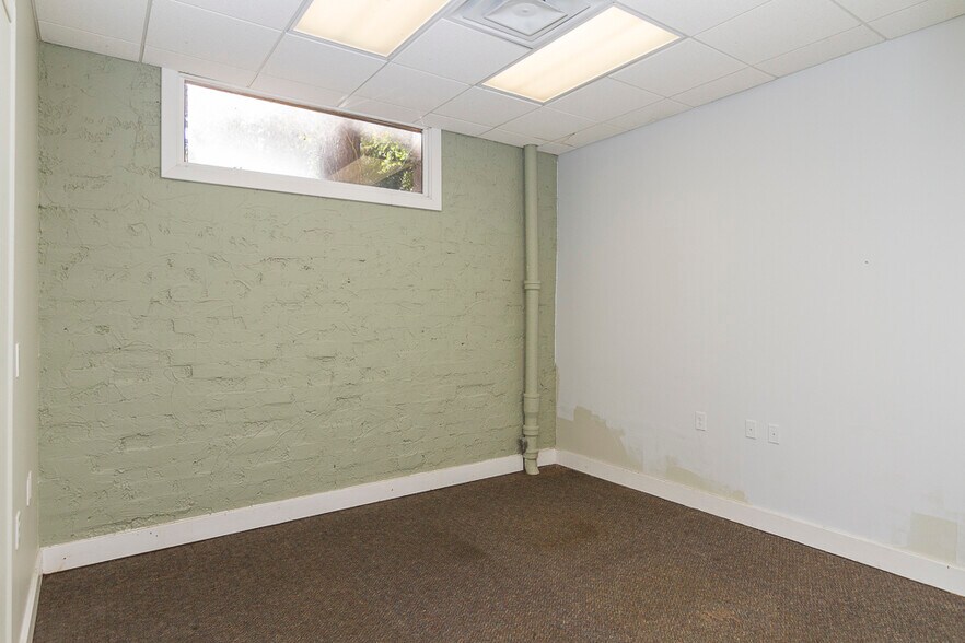 More Photos Of 2718 Piedmont Rd NE, Atlanta Office For Lease