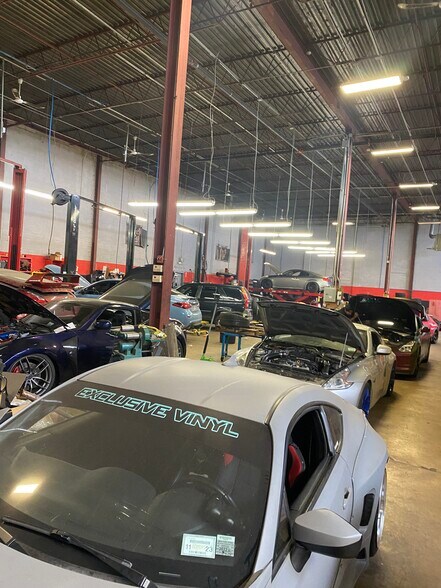 More Photos Of 3542-3590 Lawson Blvd, Oceanside Warehouse For Lease