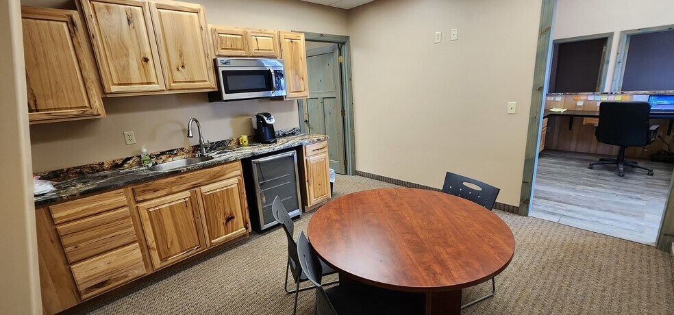 More Photos Of 860 35th Ave E, Dickinson Warehouse For Sale