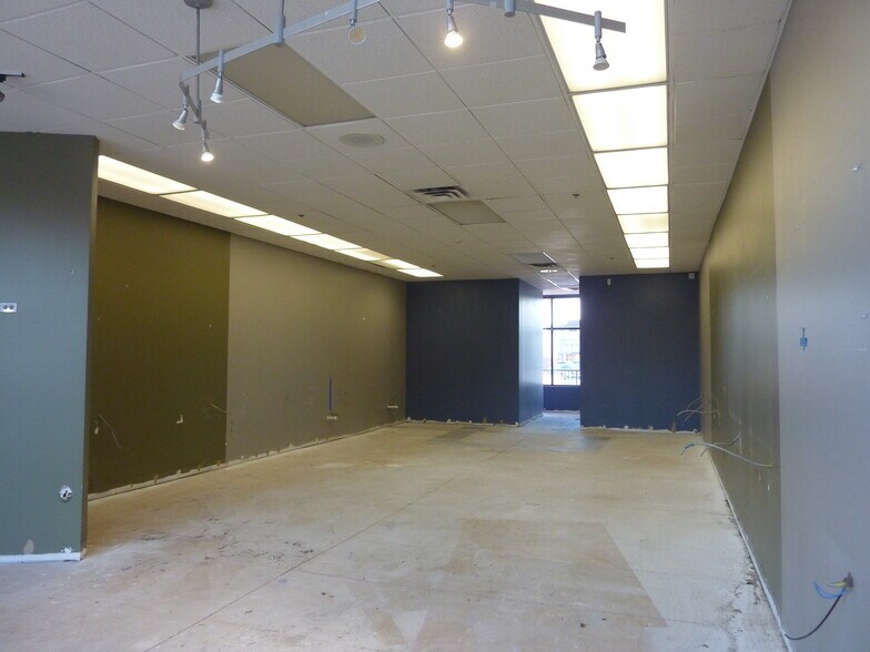More Photos Of 3800 W Old Shakopee Rd, Bloomington Unknown For Lease