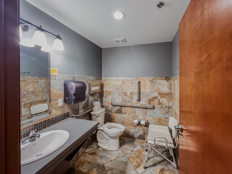 More Photos Of 6825 Burden Blvd, Pasco Medical For Sale