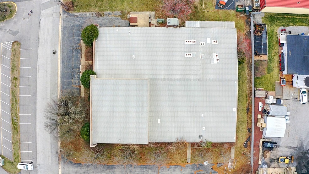 More Photos Of 200 Century Blvd, New Castle Warehouse For Sale
