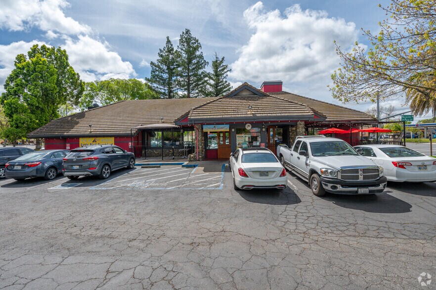 More Photos Of 6400 Fair Oaks Blvd, Carmichael Restaurant For Sale