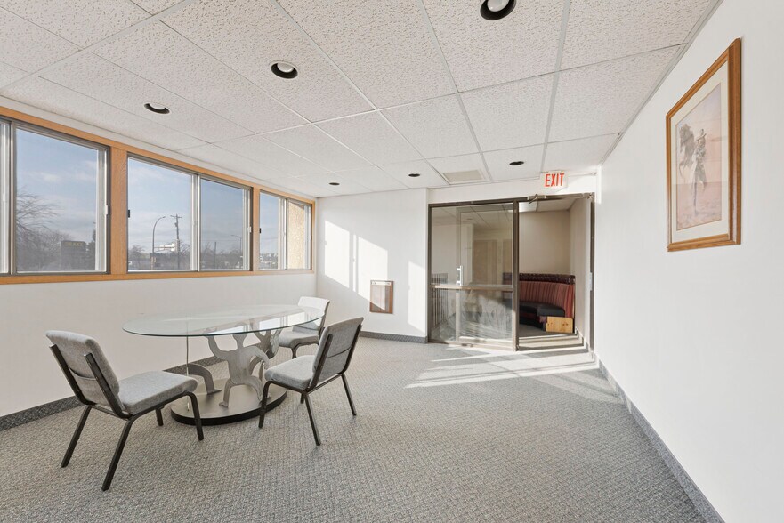 More Photos Of 220 Robert St S, Saint Paul Office For Sale