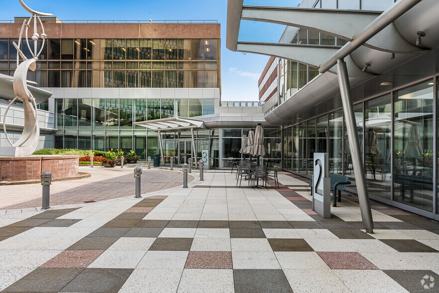 More Photos Of 1 Landmark Sq, Stamford Unknown For Lease