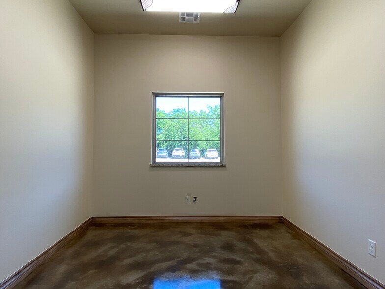 More Photos Of 5706 NW 130th St, Oklahoma City Office For Lease
