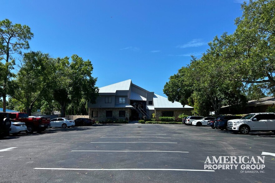 More Photos Of 5500 Bee Ridge Rd, Sarasota Medical For Lease