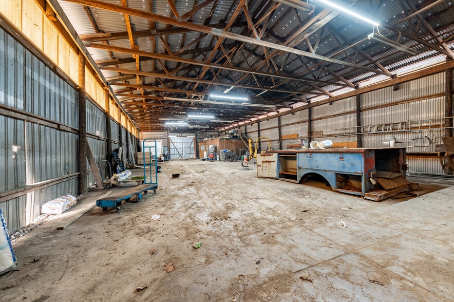 More Photos Of 708 Hawk hwy, Lost Creek Warehouse For Sale