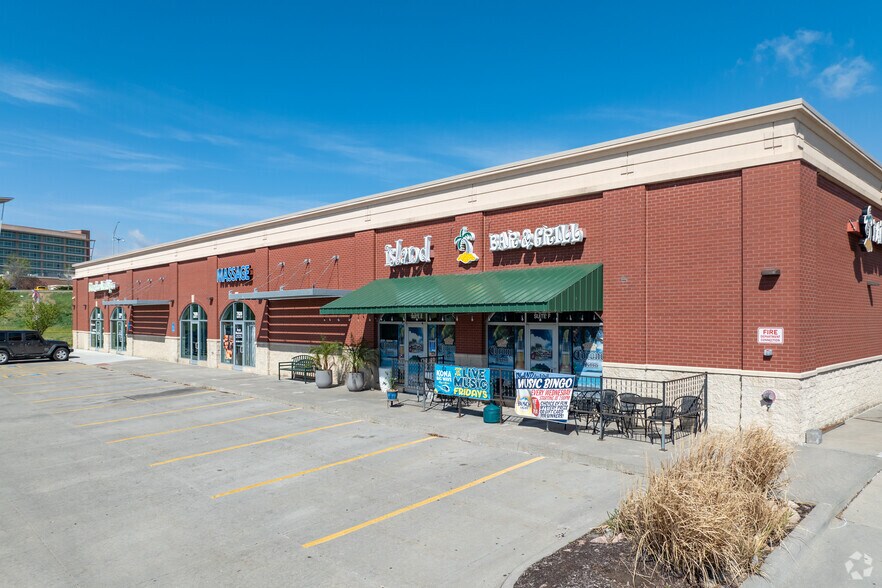 More Photos Of 7826 S 123rd Plz, La Vista General Retail For Sale